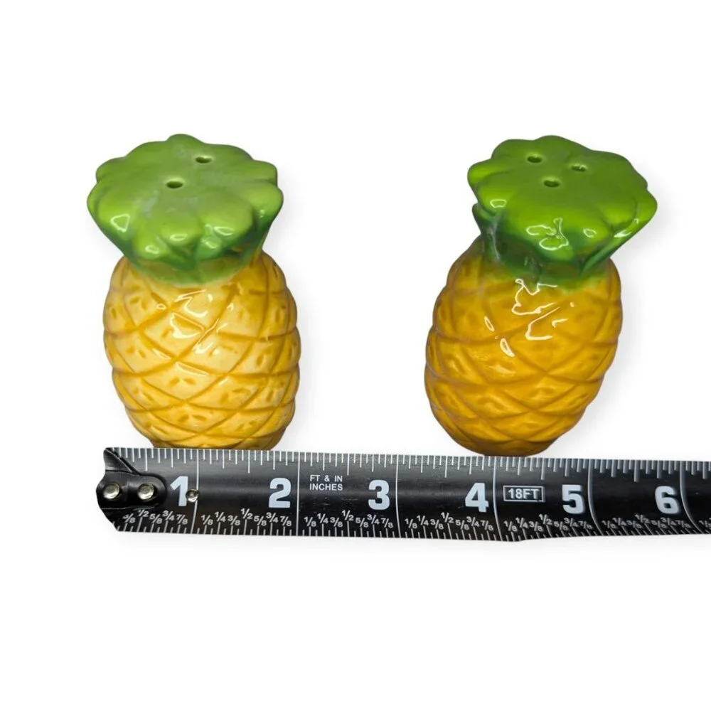 Pineapple Ceramic Salt and Pepper Shakers 3